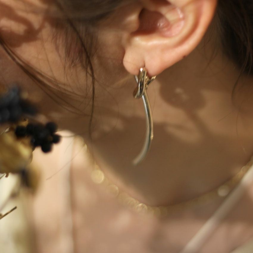 Sea'ds mara/シーズマーラ Asymmetry swing pierce 23A3-58 芸能人